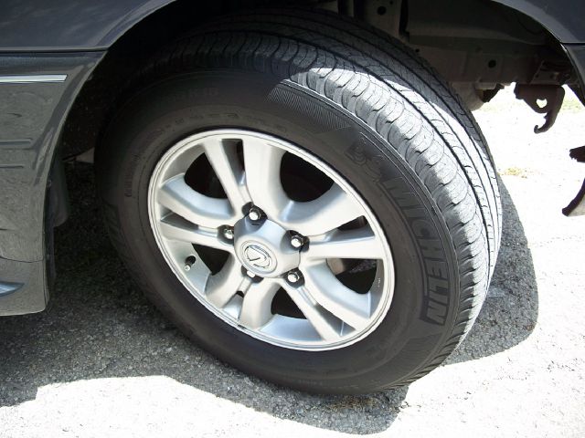 Lexus LX 470 2004 photo 1