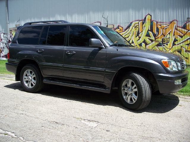 Lexus LX 470 2004 photo 3