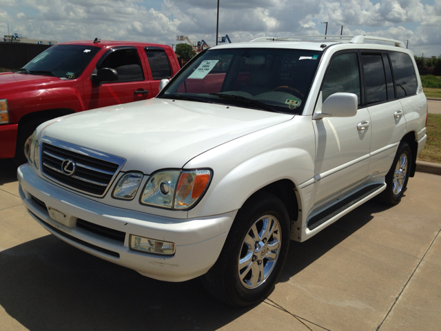 Lexus LX 470 2004 photo 2