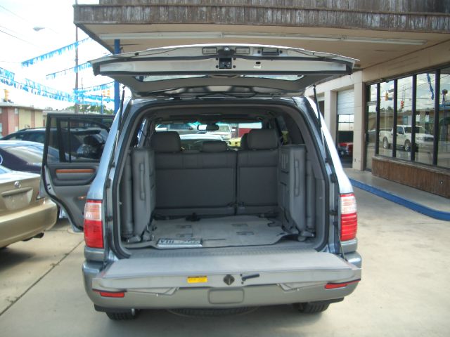 Lexus LX 470 2005 photo 4