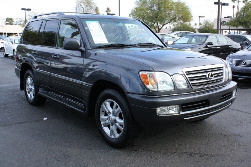 Lexus LX 470 2005 photo 2