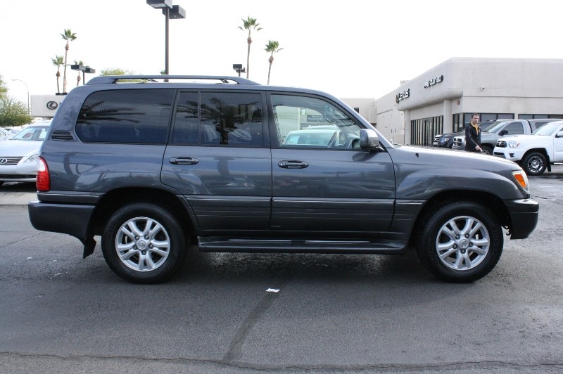 Lexus LX 470 2005 photo 3