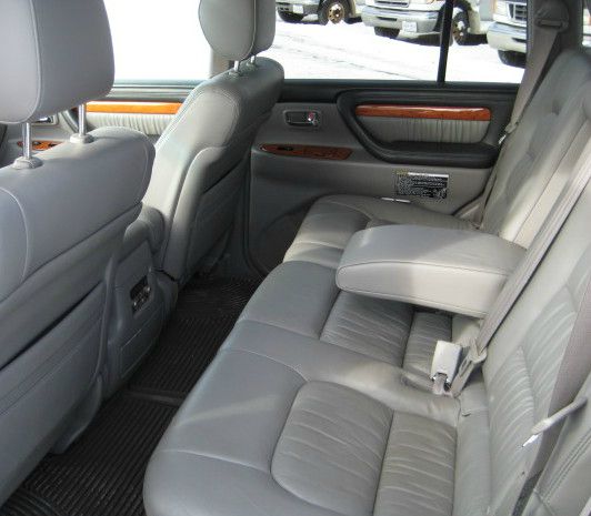 Lexus LX 470 2007 photo 2