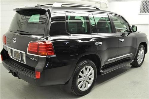 Lexus LX 570 2008 photo 2