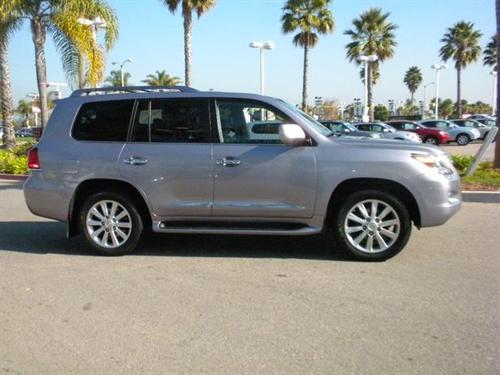 Lexus LX 570 2009 photo 2