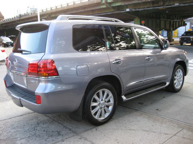 Lexus LX 570 2009 photo 2