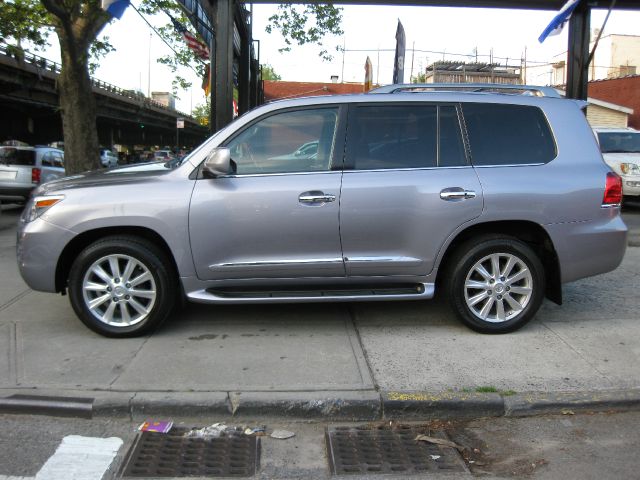 Lexus LX 570 2009 photo 22