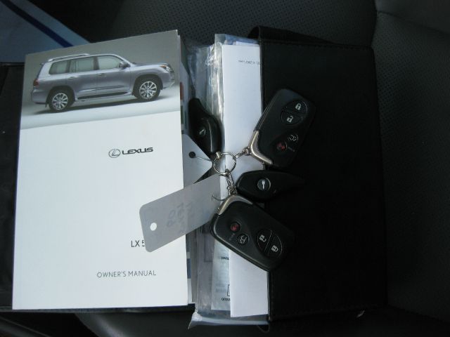 Lexus LX 570 2009 photo 6