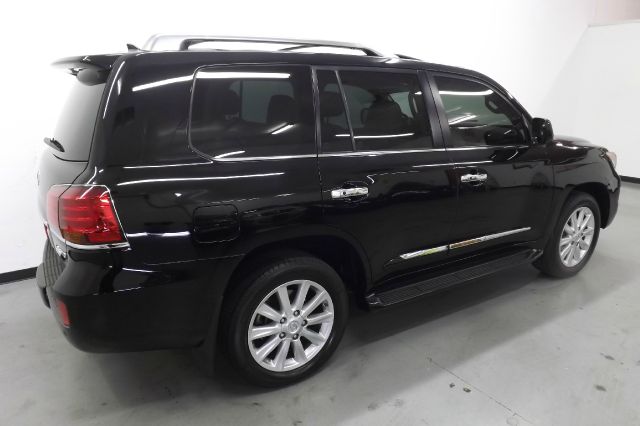 Lexus LX 570 2009 photo 2