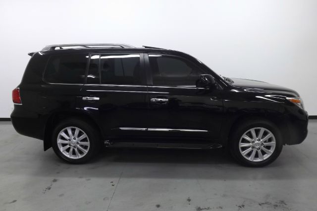 Lexus LX 570 2009 photo 3