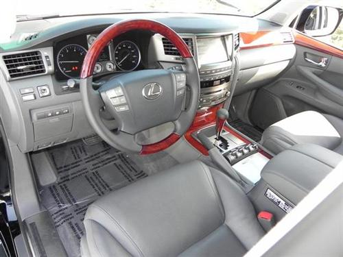 Lexus LX 570 2010 photo 3