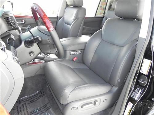 Lexus LX 570 2010 photo 1