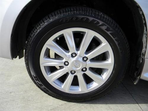 Lexus LX 570 2010 photo 2