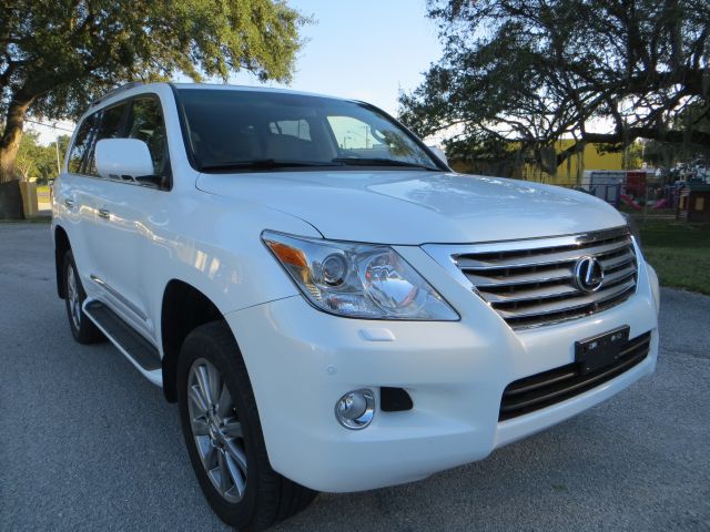 Lexus LX 570 2011 photo 3