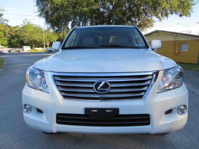 Lexus LX 570 2011 photo 4