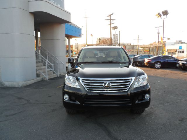 Lexus LX 570 2011 photo 4