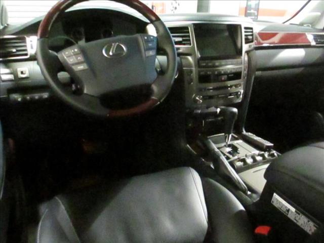 Lexus LX 570 2013 photo 0