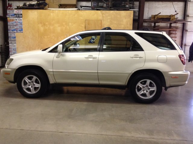 Lexus RX 300 1999 photo 1