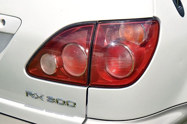 Lexus RX 300 1999 photo 14