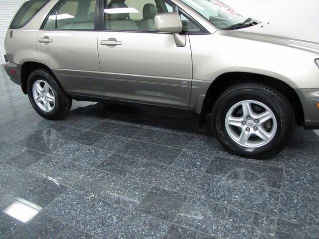 Lexus RX 300 2001 photo 2