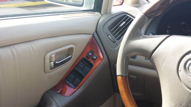 Lexus RX 300 2001 photo 17