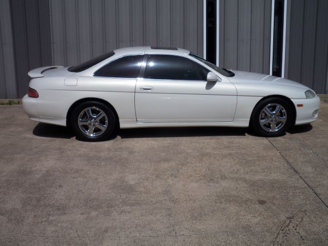 Lexus SC 300 2000 photo 2