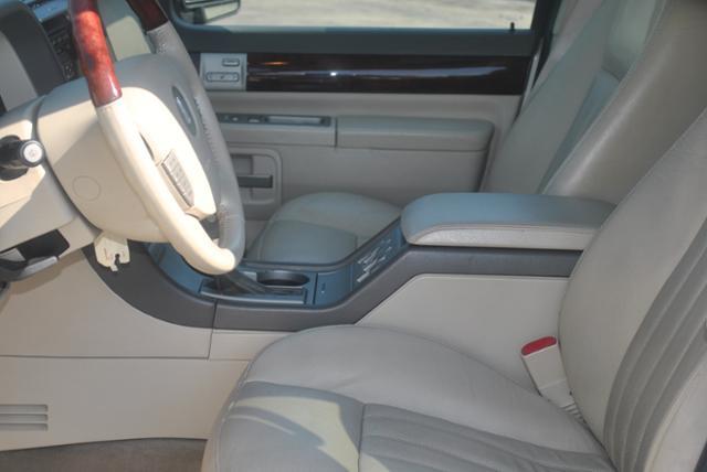 Lincoln Aviator 2004 photo 4