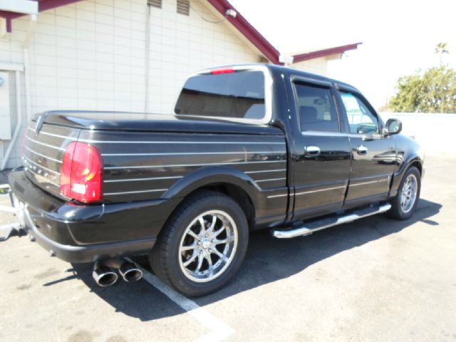 Lincoln Blackwood 2002 photo 2