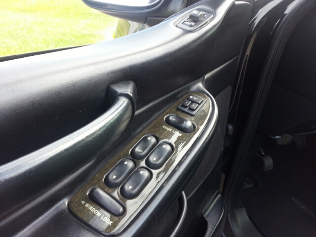 Lincoln Blackwood 2002 photo 4