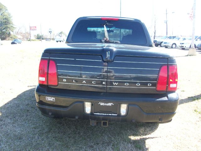 Lincoln Blackwood 2002 photo 2