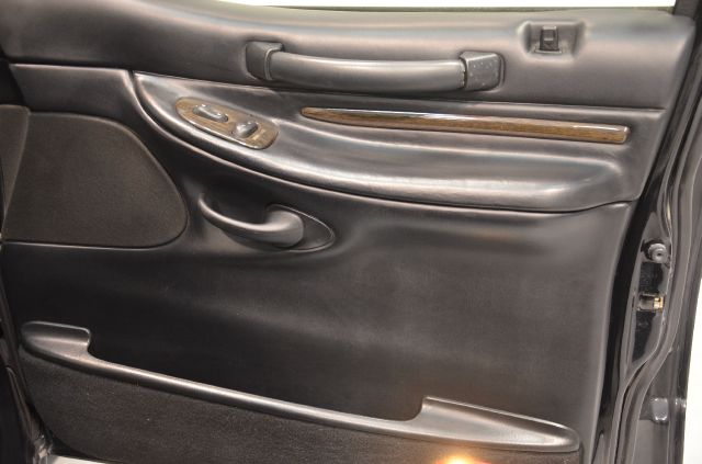 Lincoln Blackwood 2002 photo 1