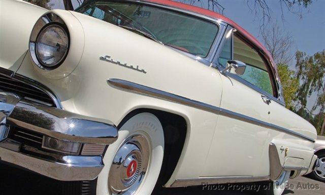 Lincoln Capri 1955 photo 2