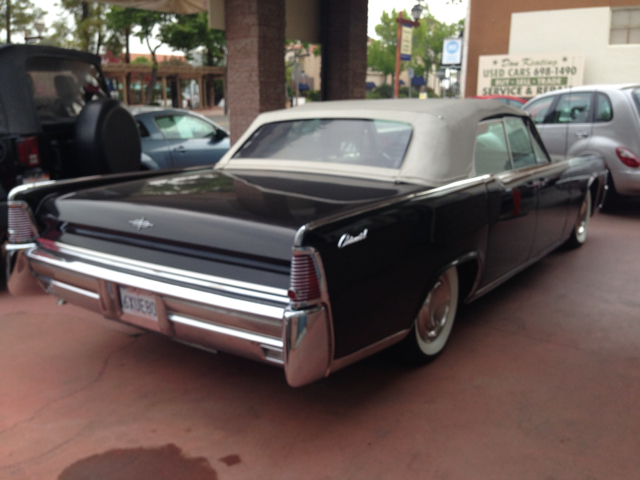 Lincoln Continental 1965 photo 4
