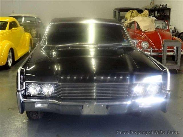 Lincoln Continental 1966 photo 4