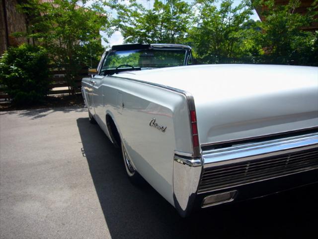 Lincoln Continental 1966 photo 1