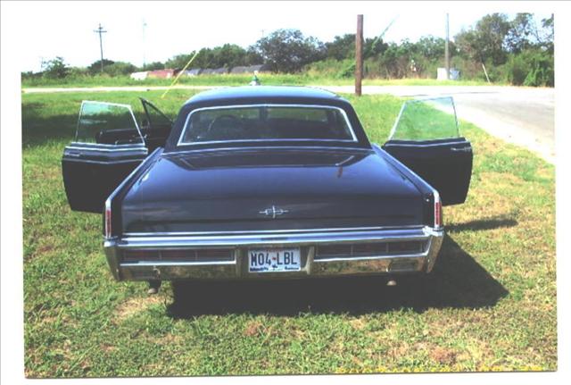 Lincoln Continental 1966 photo 3