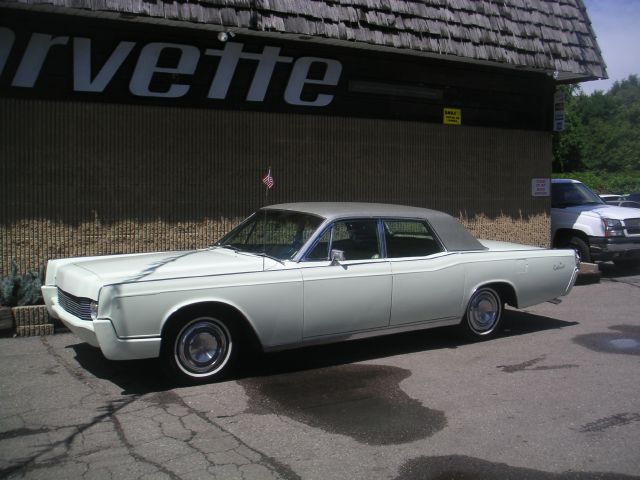 Lincoln Continental 1966 photo 3