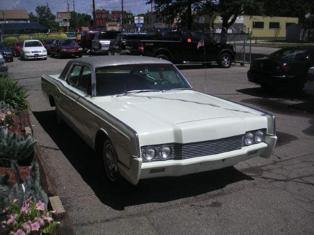 Lincoln Continental 1966 photo 4