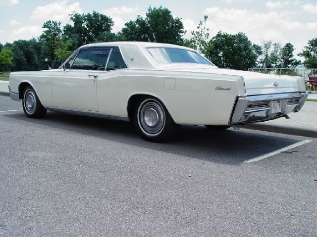 Lincoln Continental 1967 photo 1