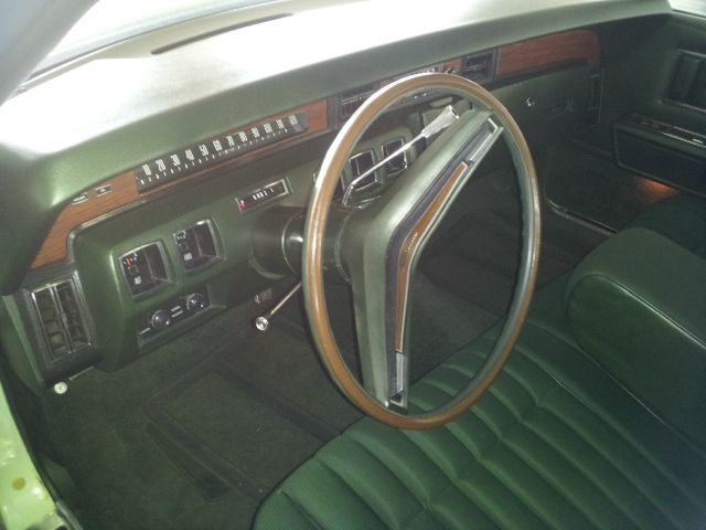 Lincoln Continental 1973 photo 1