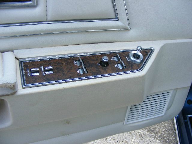 Lincoln Continental 1976 photo 16