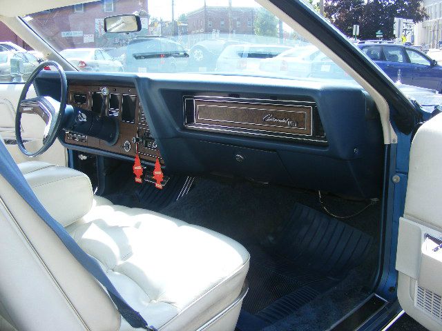Lincoln Continental 1976 photo 18