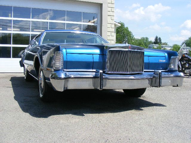 Lincoln Continental 1976 photo 19