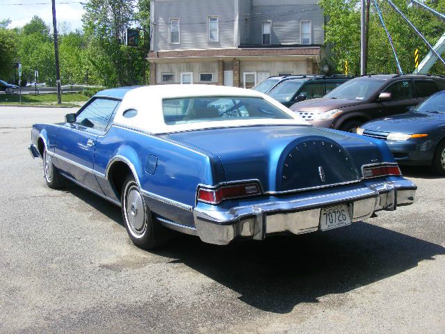 Lincoln Continental 1976 photo 25