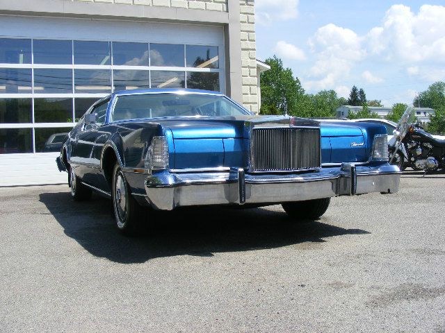 Lincoln Continental 1976 photo 27