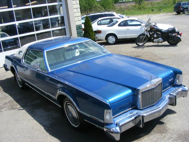 Lincoln Continental 1976 photo 29