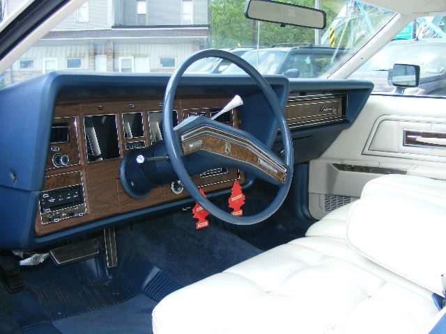 Lincoln Continental 1976 photo 3