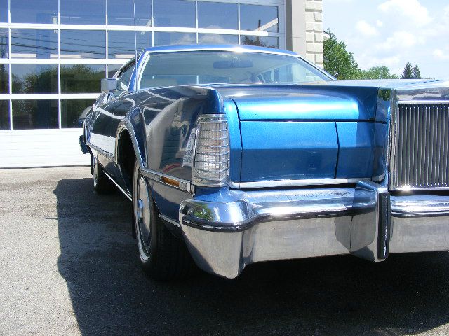 Lincoln Continental 1976 photo 30