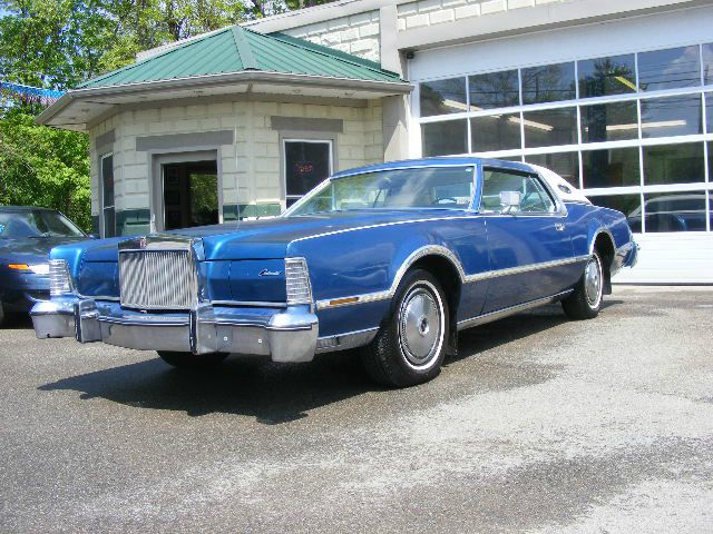 Lincoln Continental 1976 photo 33