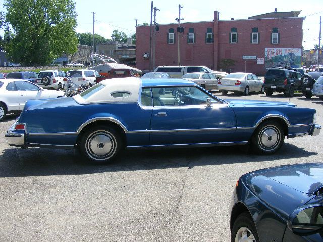 Lincoln Continental 1976 photo 4